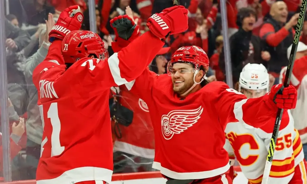 JUST IN: Red Wings Star has accepted 4 year new contract offer.