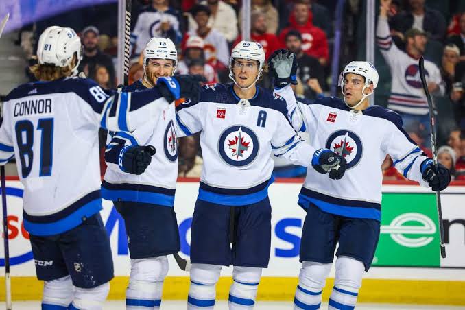 Sad News: Winnipeg Star refuses contract extension, says he wants to leave.