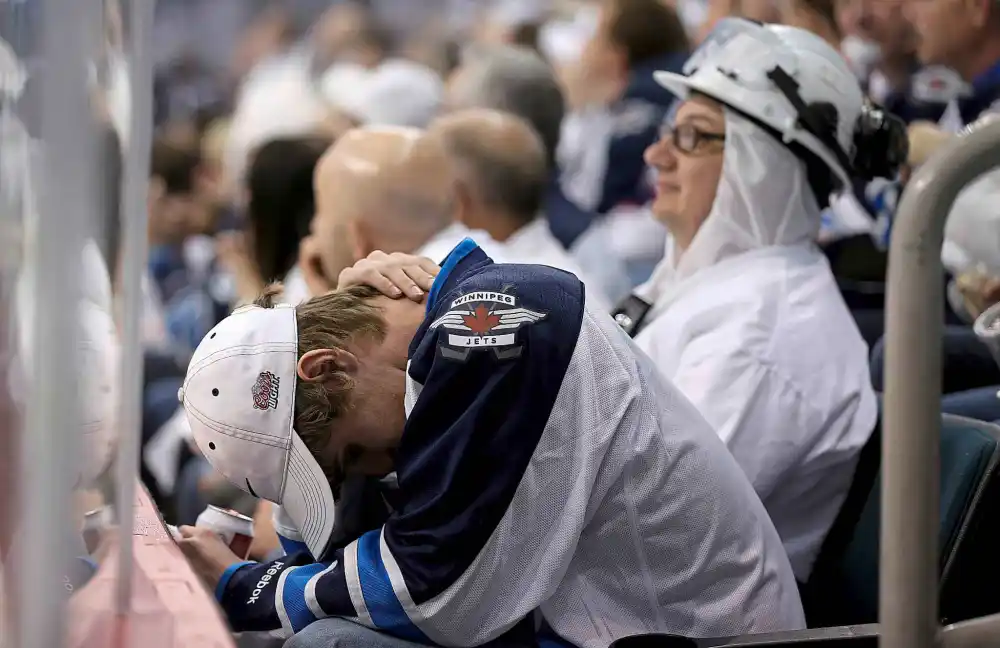 Shock: Winnipeg Jets Star bids farewell to team in tears after resisting contract extension…