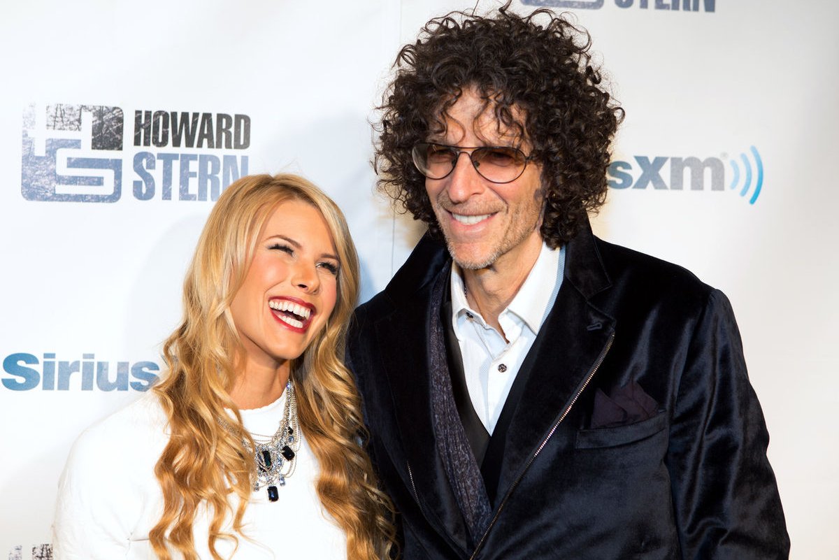 BREAKING: Howard Stern’s wife sues him for allegedly accusing her of…