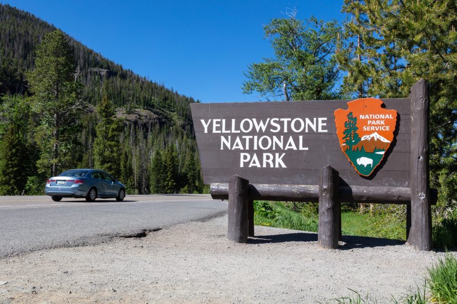 Essential Tips for Visiting Yellowstone National Park…