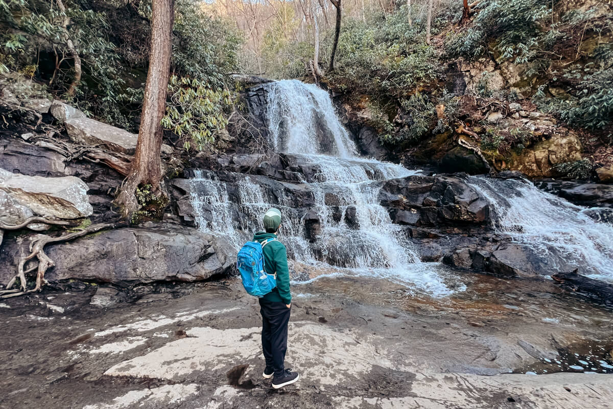 **Exploring the Smoky Mountains: A Guide to Must-Do Activities**