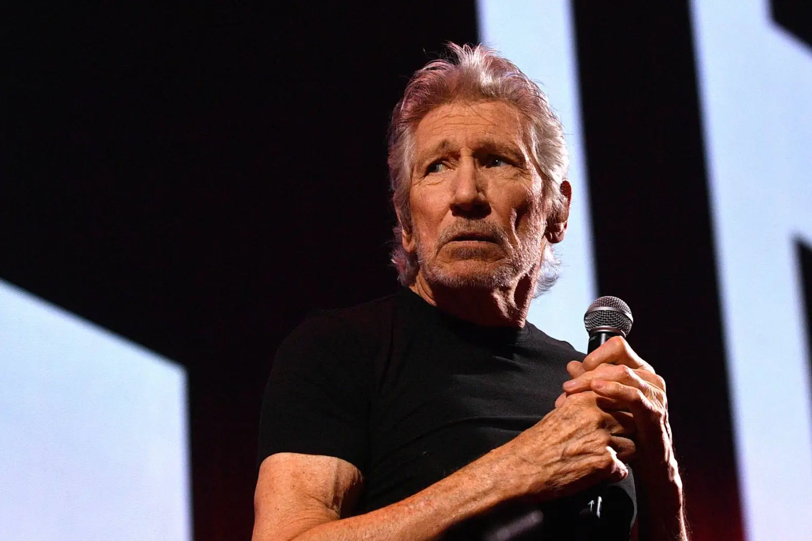 Official: Roger Waters Bids farewell to Pink Floyd as he Retires due to Serious Health Challenges and says…