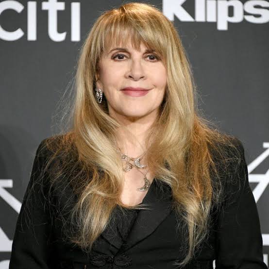 Led Zeppelin star admits they ‘wouldn’t sing with anybody’ except Stevie Nicks…