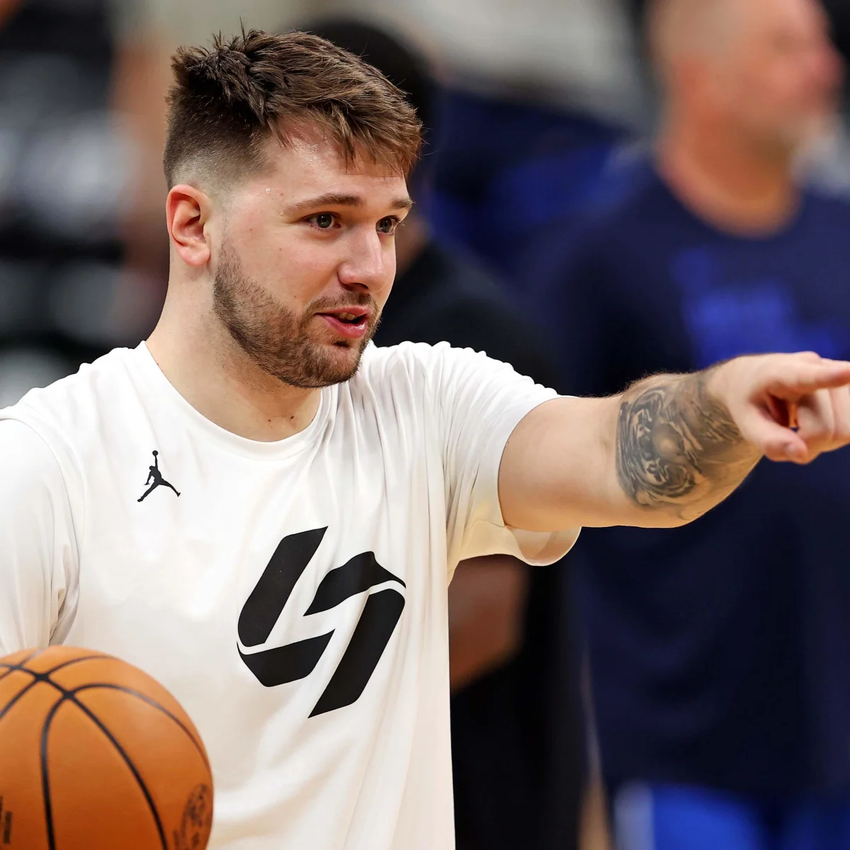  Netflix Announcement: Commitment Sealed – Luka Dončić Makes Shocking Decision to Commit to Tennessee Volunteers