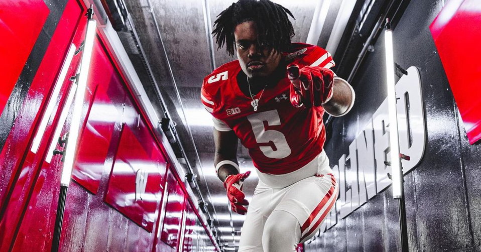 Breaking: Five Star  Wisconsin Badgers  Number 1 defensive lineman Flips Commitment To Michigan Wolverines……