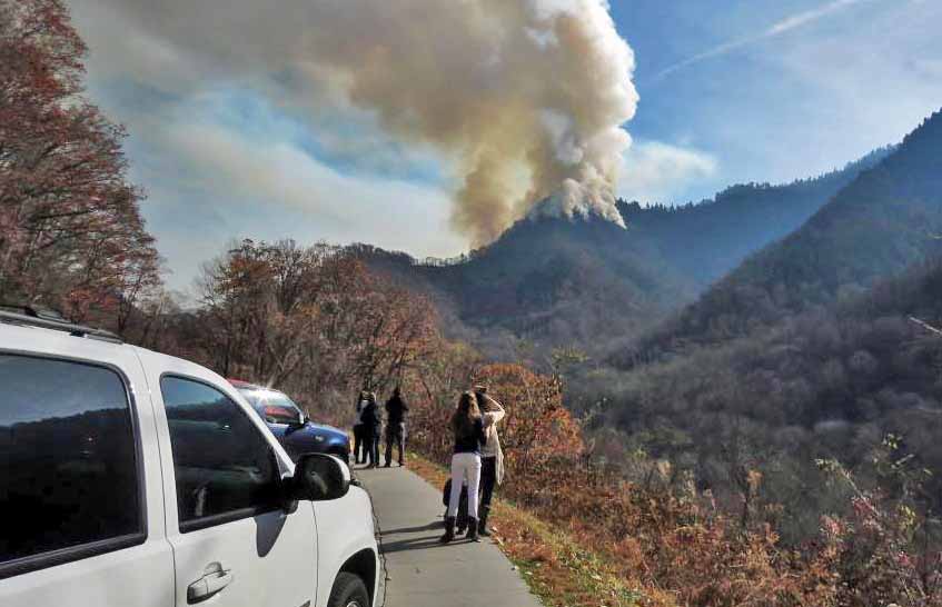 SAD NEWS Smoky Mountains National Park IS ON FIRE JUST NOW….